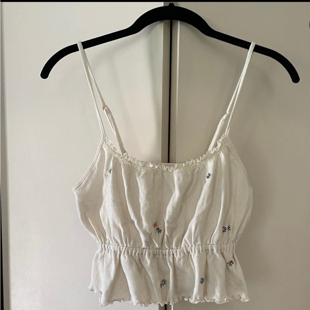 never been worn AE top size small